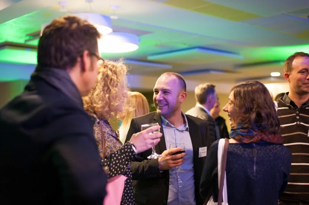 Convivialité lors d'un événement de l'agence